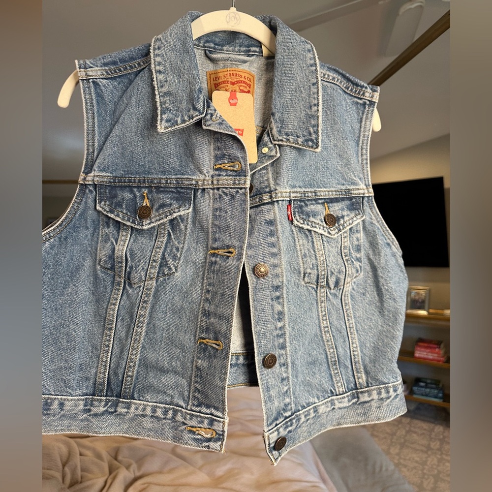 Levi’s Denim Vest NWT